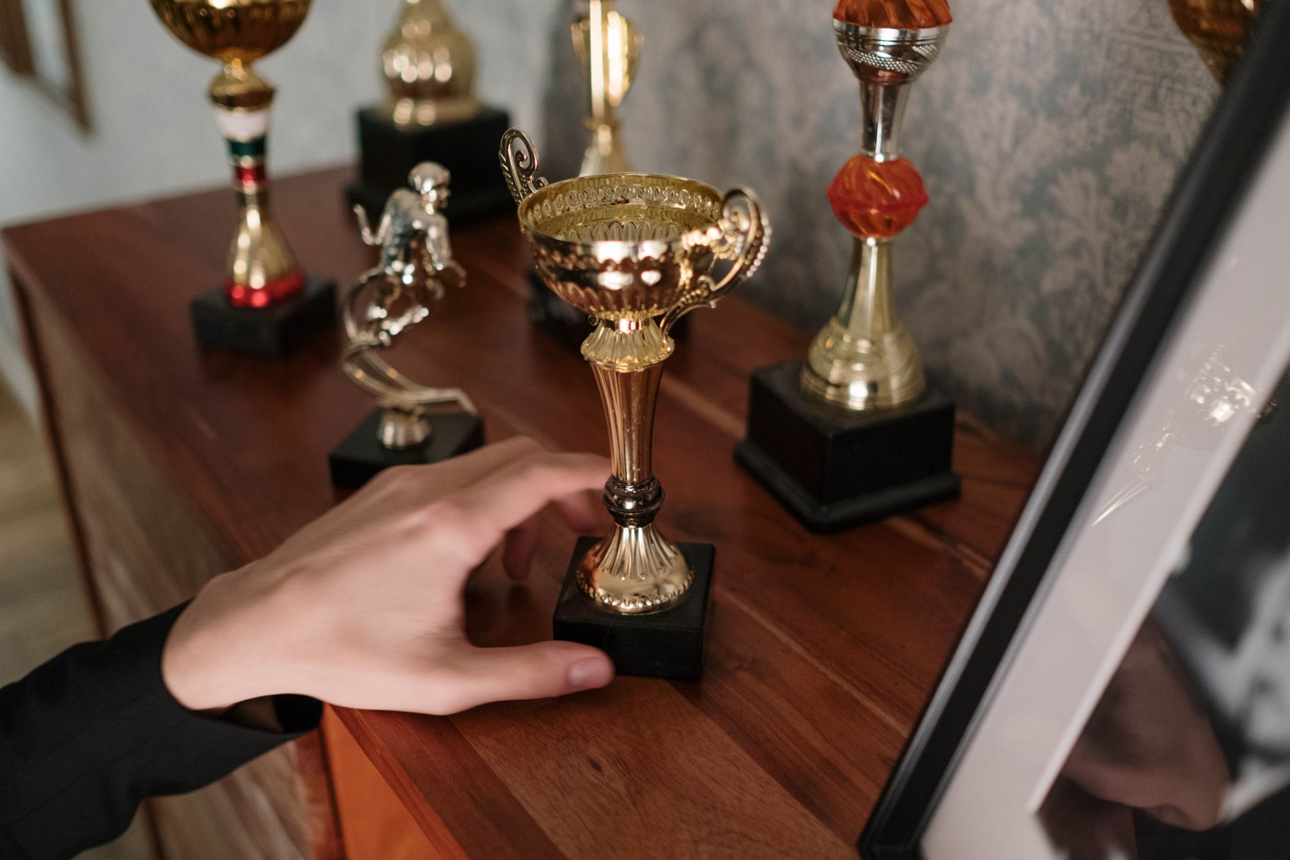 A literary award trophy displayed at a formal ceremony
